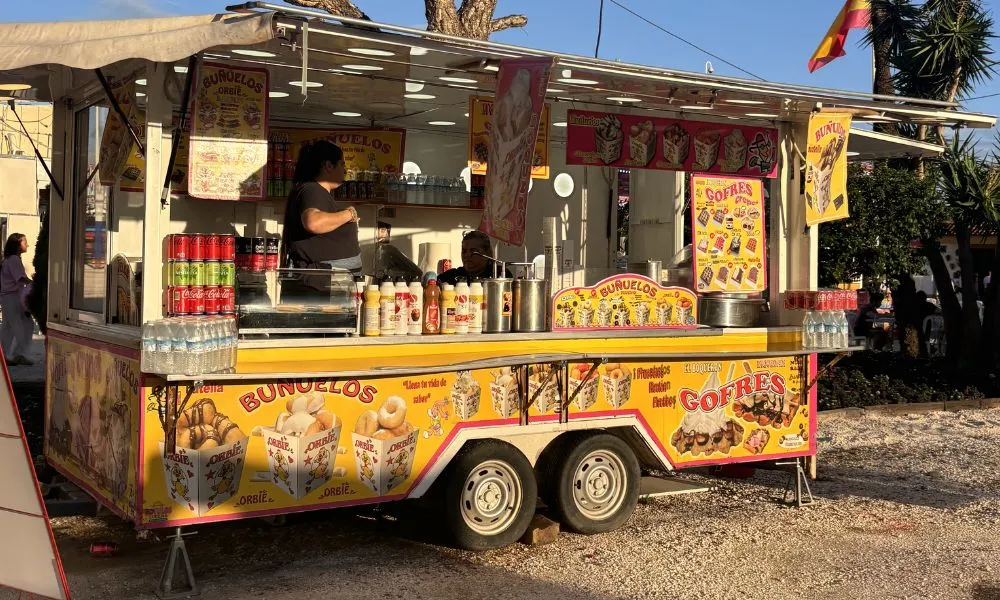 Backyard food truck party in pinecrest